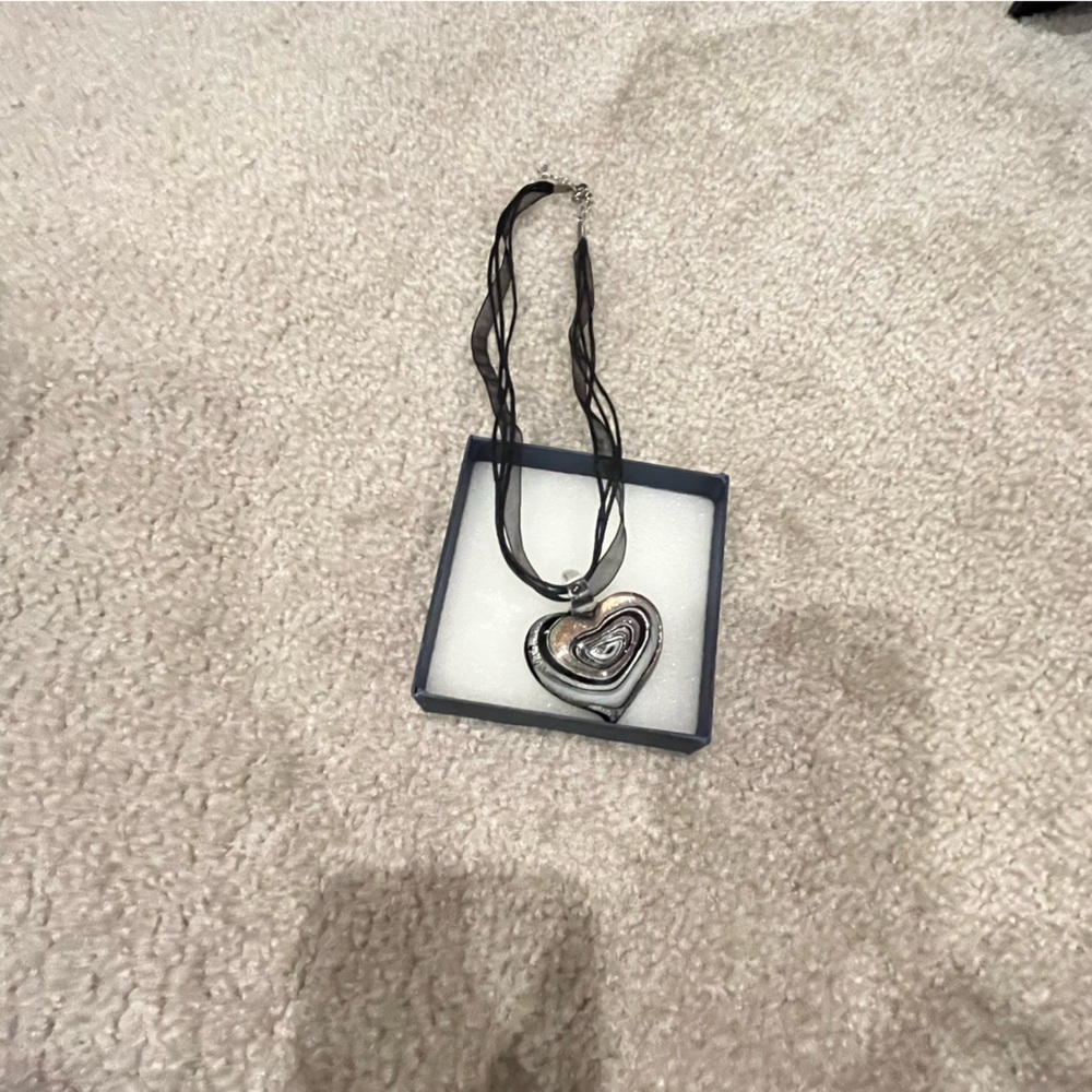 Heart Pendant Necklace with Black Ribbon. Murano glass - Picture 2 of 2